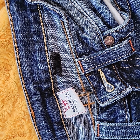 True Religion Cropped Jeans - Picture 8 of 8